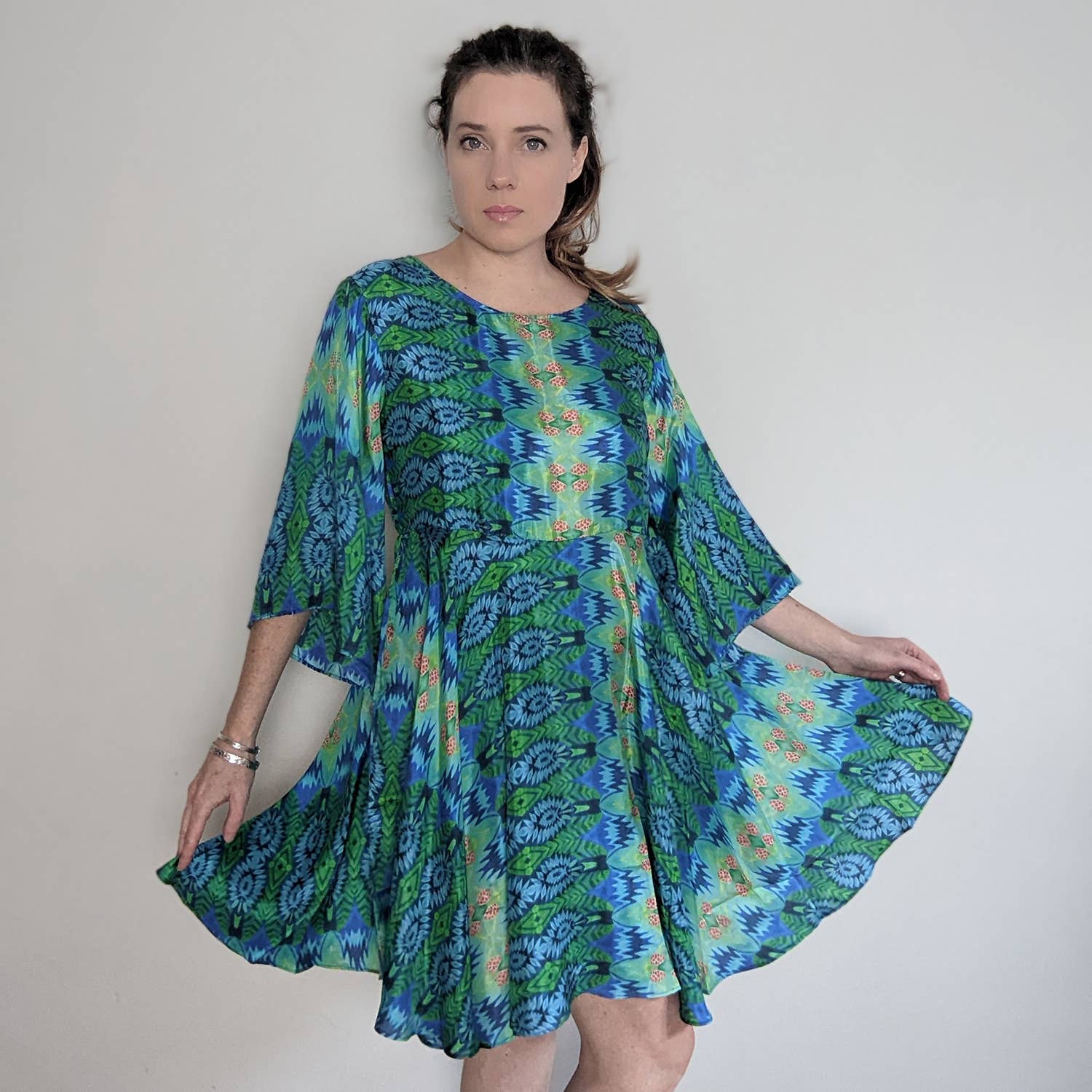 Art Katsura – Engroshandel Kjole - Dame – Silke Tunika Kjole Blå Spiral4