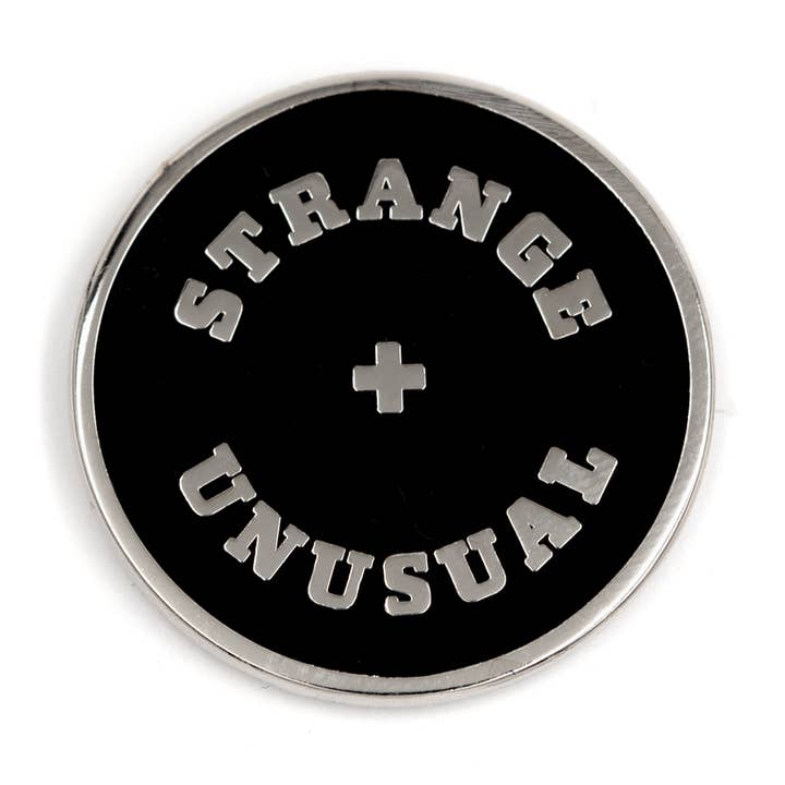 Épingle en émail étrange et insolite pour la vente par These Are Things