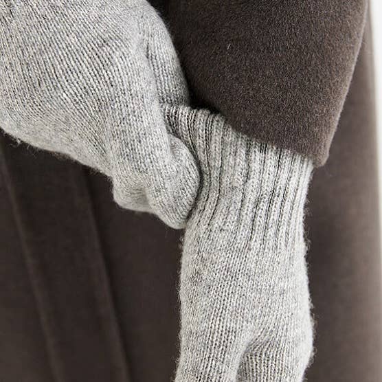 Mongulai - Wholesale Mittens - Women's - Gray Sheep Wool Adult’s Mitten3
