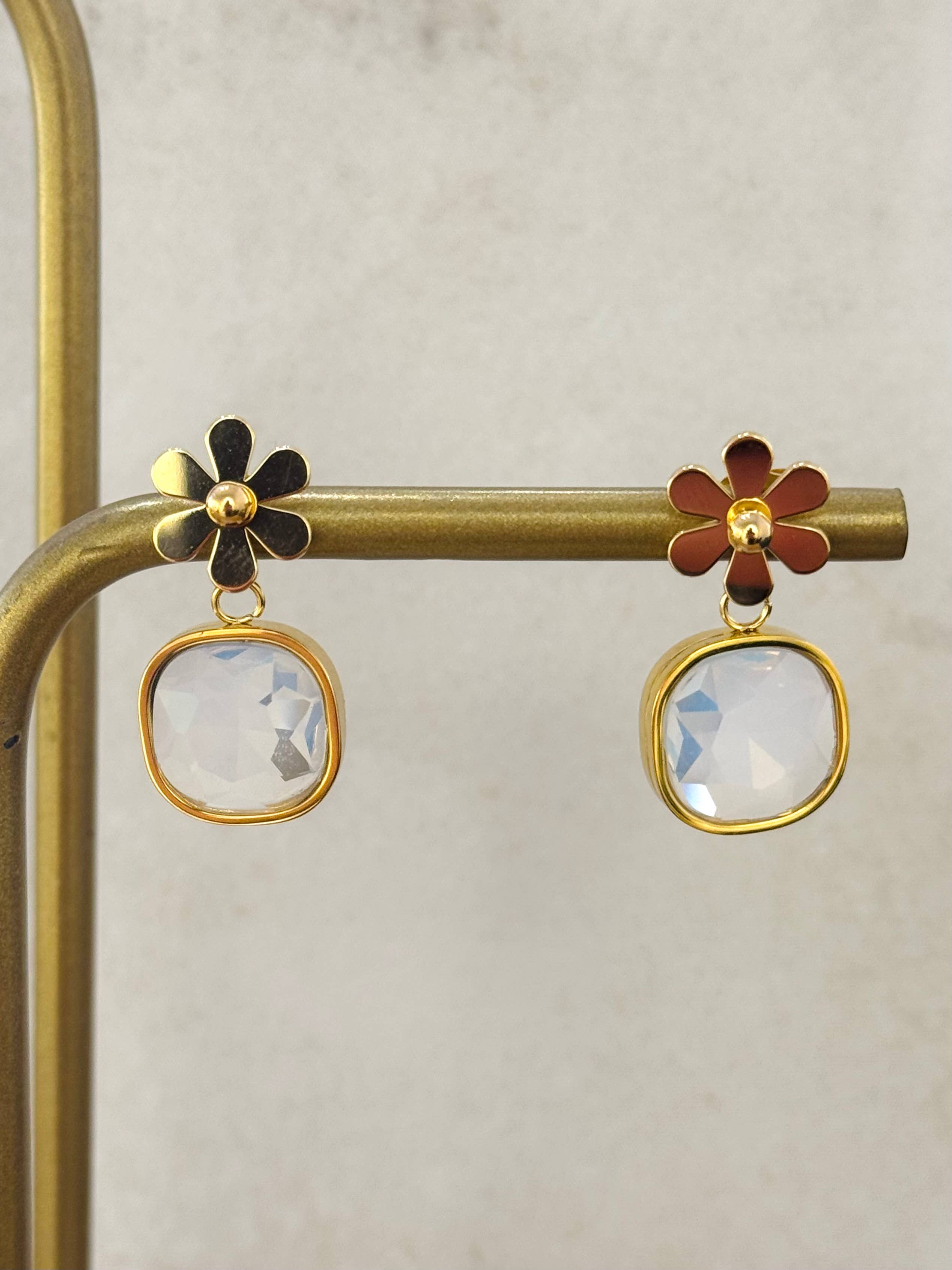 Cassette Barcelona – Engroshandel Hængeøreringe og creoløreringe – Alke blomsterøreringe i rustfrit stål2