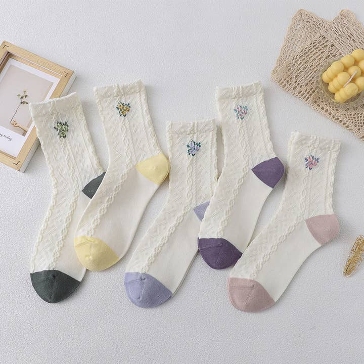 DOUBLJU - Wholesale Socks - Women's - EYELET LACE FLORAL PRINT SOCKS_CWMS2440