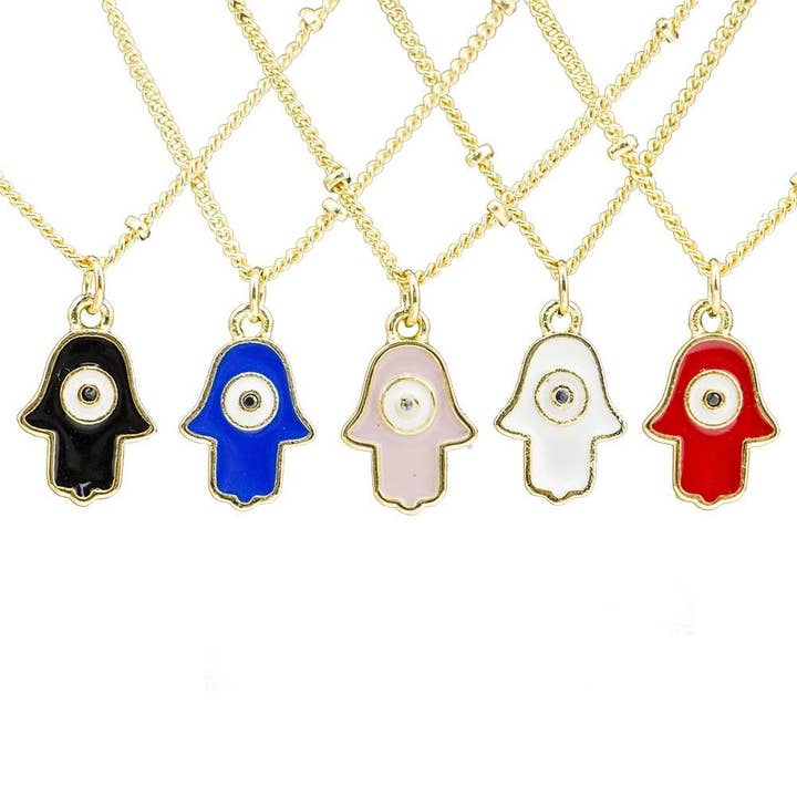 Mini Hamsa en émail - Collier chaîne de perles plaqué or pour la vente par Hamsa Alek