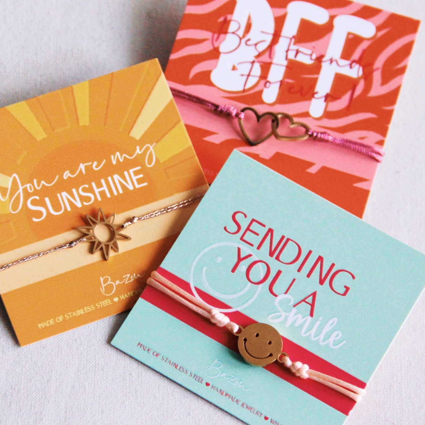 Bazou – Engroshandel Armbånd med vedhæng – Best Friend Forever - lykønskningskort med armbånd1