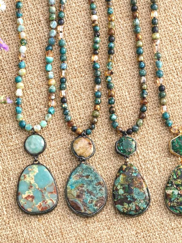 Bohemiska halsband av naturliga stenar för wholesale av Wild & Free