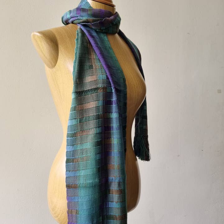 Cachecol comprido de fibra de bambu tecido à mão com padrão de cruzado por atacado de Achiote Guatemalan Goods