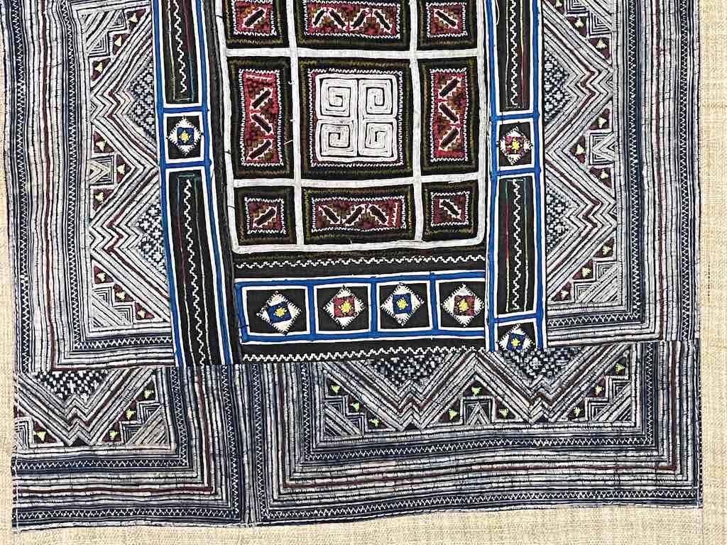 The Niger Bend - Vente Tapisserie/textile - Tenture murale décorative en lin avec tissu vietnamien tribal hmong vintage3