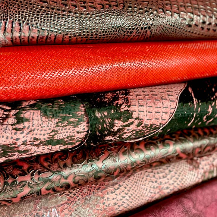 Western Linens - Vente Tapis - Cuir gaufré - demi-peau de 20 pieds carrés11