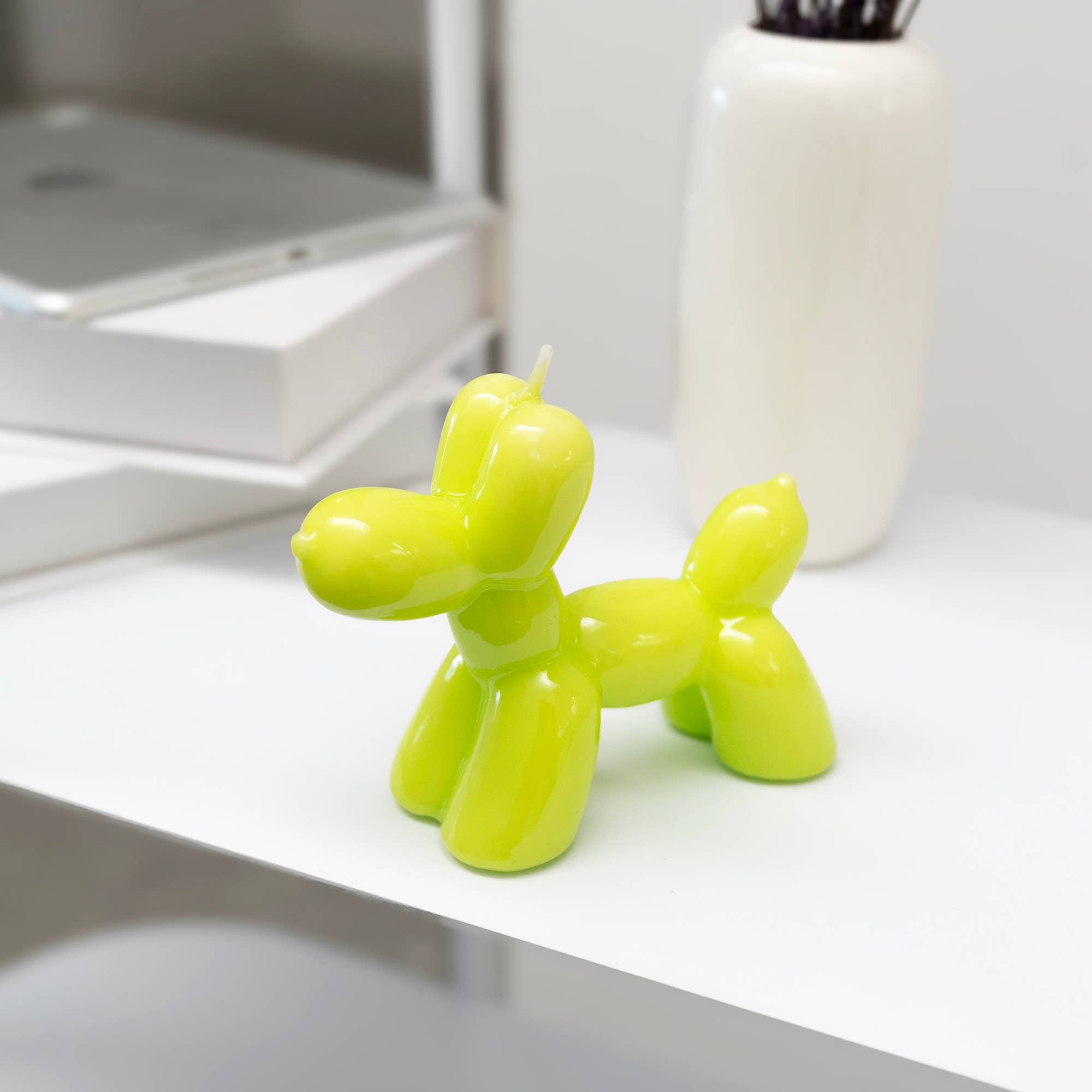 Helio Ferretti Candles & Co. - Wholesale Novelty Candle - LIME BALLOON DOG CANDLE HF0