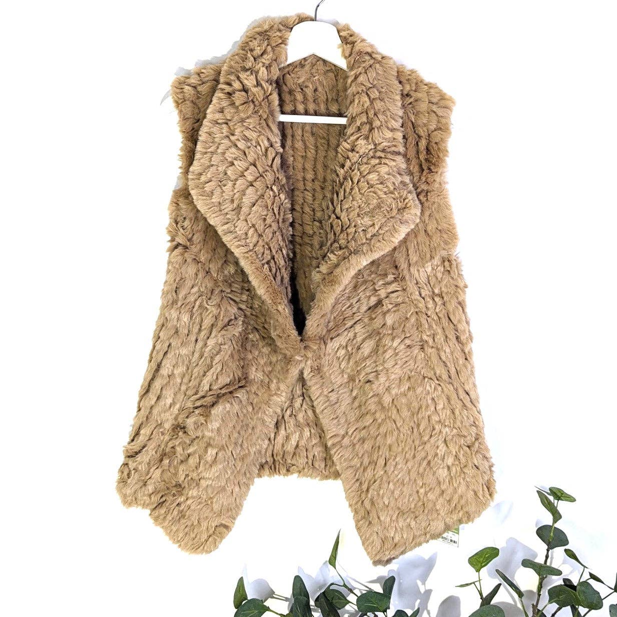 Tempest Designs - Wholesale Outerwear Vest - Women's - Luxury faux fur gilet (S-M)3