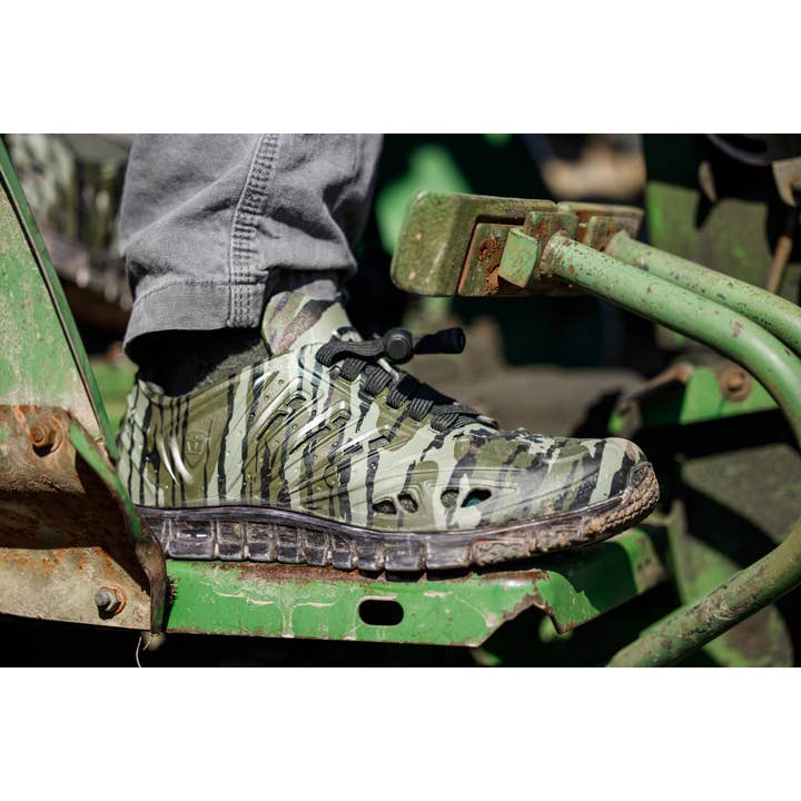APX Mossy Oak Bottomland Athletic Water Shoes for wholesale on Faire