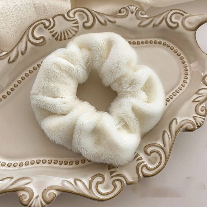 ACCITY - Wholesale Scrunchie - Women's - WHITE PLUSH HAIR RING RUBBER BAND HAIR ACCESSORIES_CWAHA3949