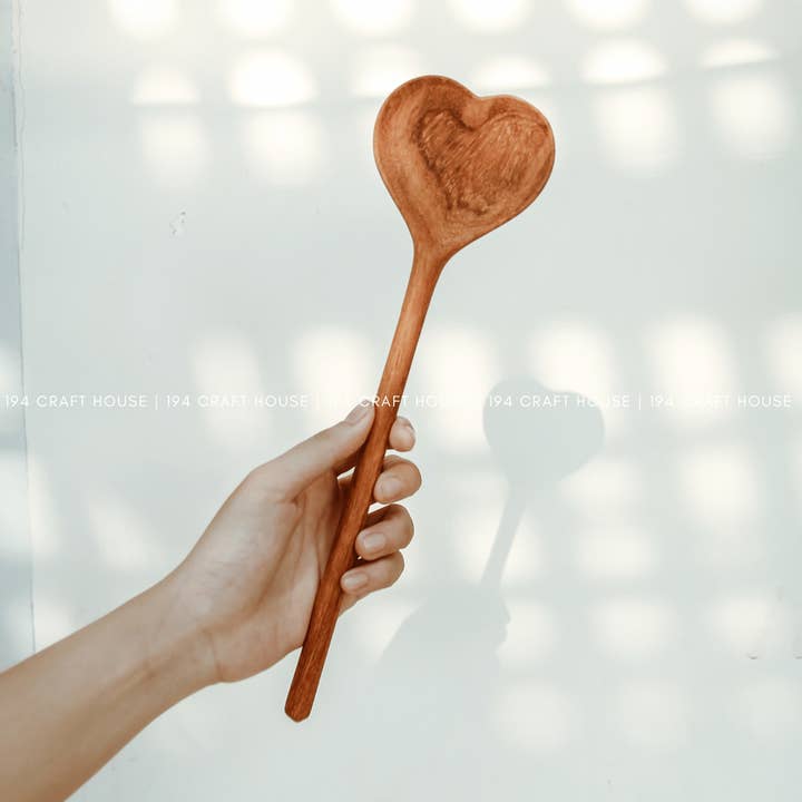 194 Craft House - Wholesale Kitchen Spoon - Large Wooden Heart Shaped Spoons - Home Decor & Gifts