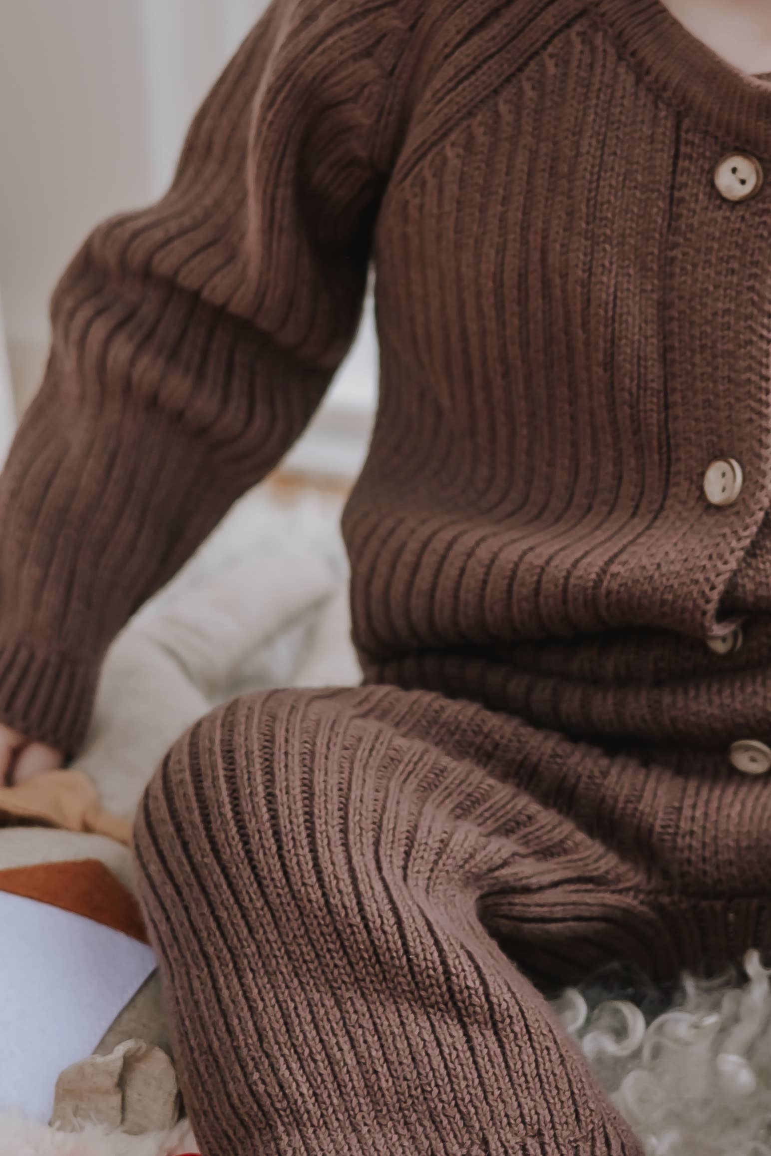 Annie & Charles - Wholesale Kledingset - Baby - Annie & Charles® gebreid pak met mutsje16