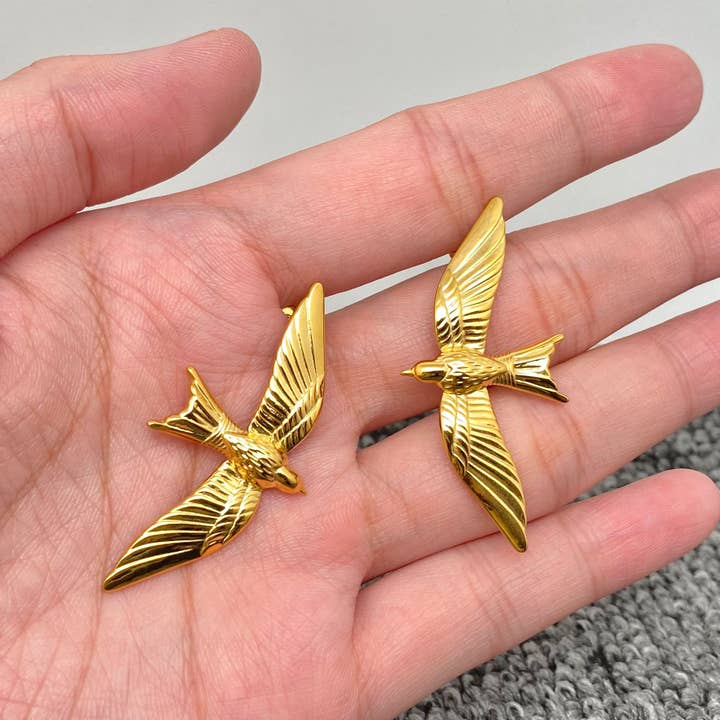 FGS - 18K Gold Plated Steel Flying Bird Stud Earrings for wholesale by Mio Queena