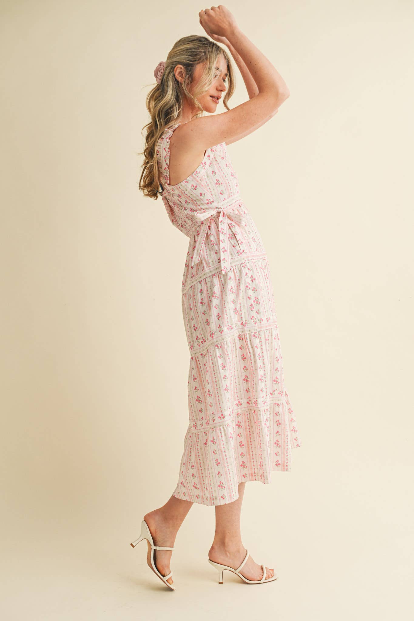 &MERCI - Wholesale Dress - Women's - RUFFLED STRAP FLORAL MIDI DRESS WITH SIDE TYING BOWS MDR358611