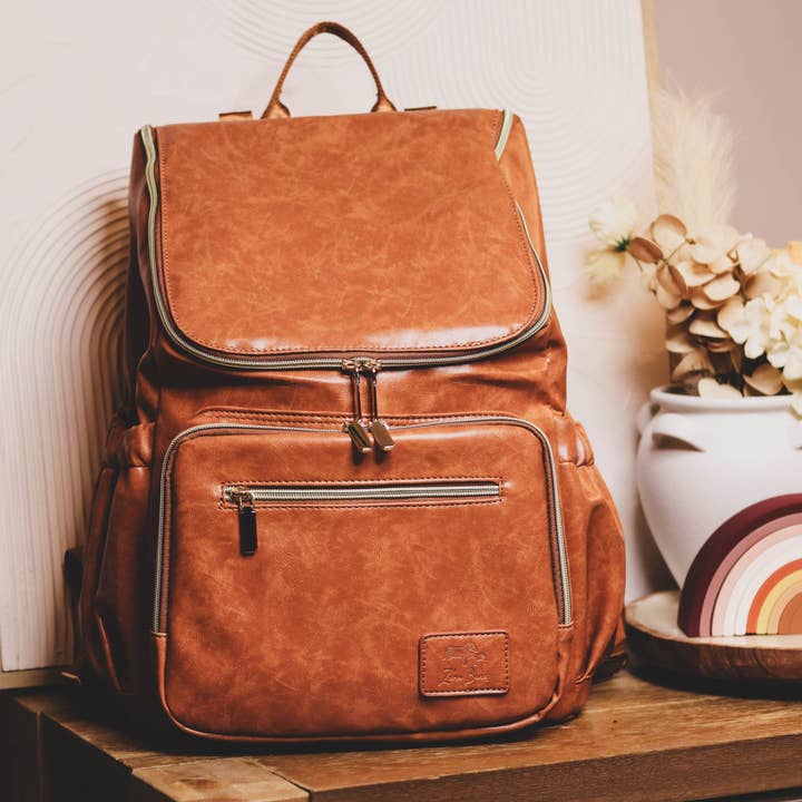 Luxe Tan Bruine Luiertas Rugzak van Imitatieleer voor wholesale door Zebra Babies