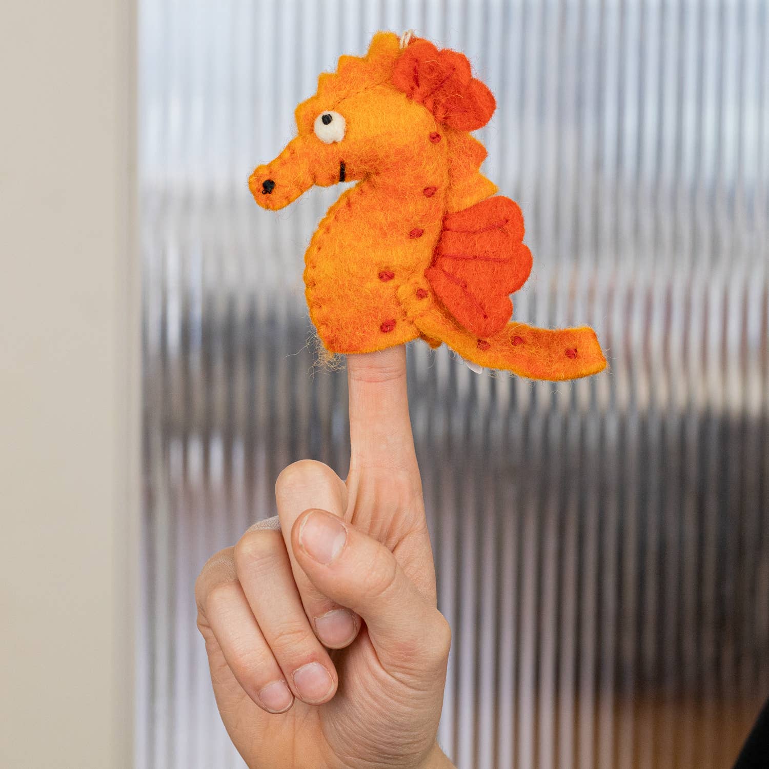 dZi Handmade – wholesale Ornament – Sea Horse Wild Woolie2