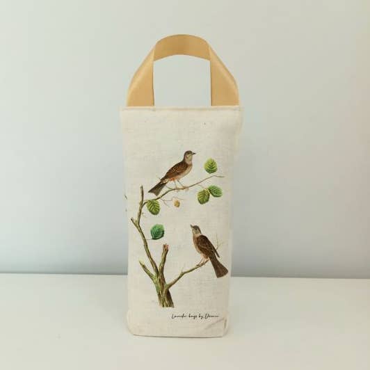 Een grote zak gevuld met gedroogde lavendel en speltkaf voor wholesale door DECORER