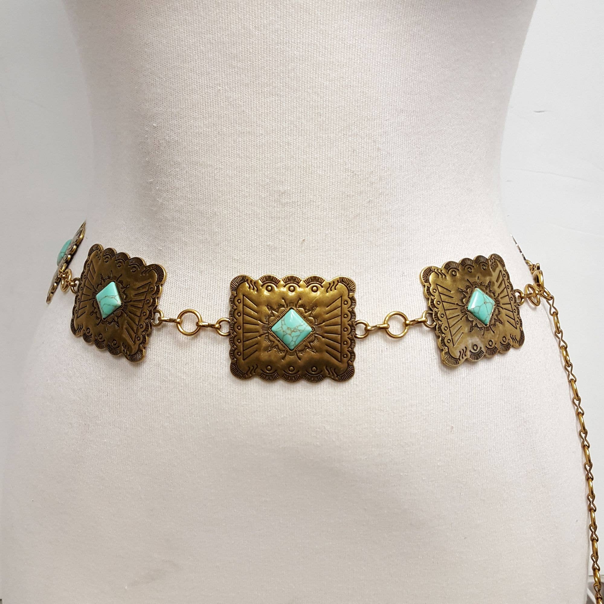 Axesoria West - Wholesale Belt - Women's - Plus Size: Western Silver Rectangular Concho Chain belt3