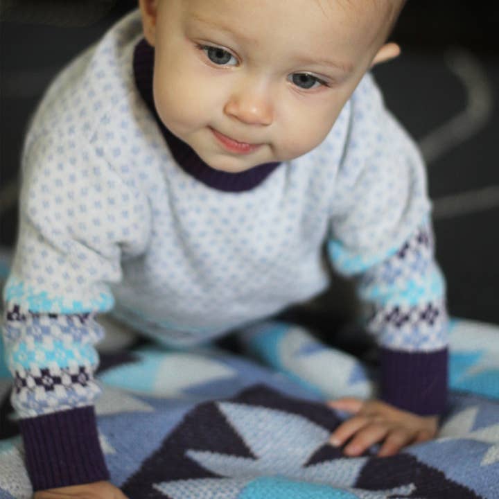 Jet-Setter - Maglione in cotone riciclato per bebè, colore: panna e prugna per la vendita all'ingrosso da parte di loop collection