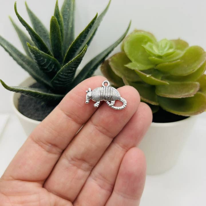 Guerrilla Charm - Wholesale Individual Charm/Pendant - Antique Silver Armadillo Charms, 13x19mm2