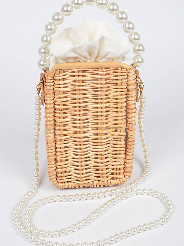 Pochette en bambou faite main avec poignée perle pour la vente par Shop Neighbors