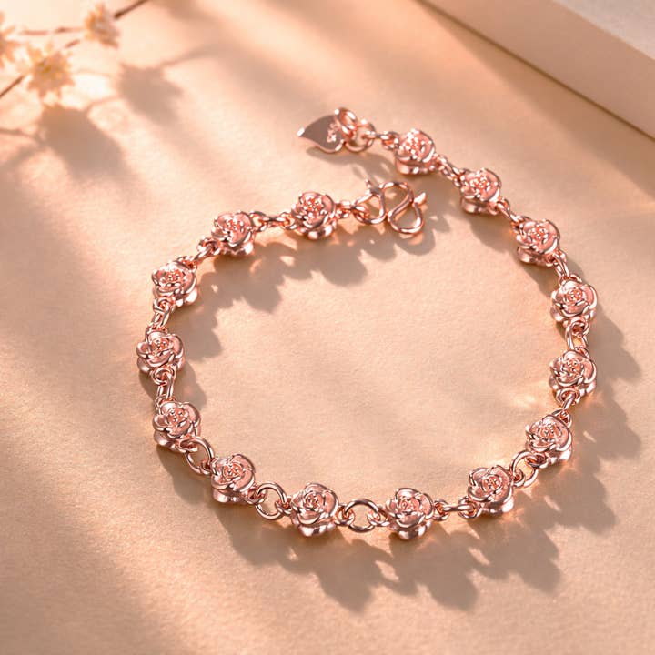 Gold Plated Vintage Floral Charm Bracelet – Adjustable for wholesale by Sephla