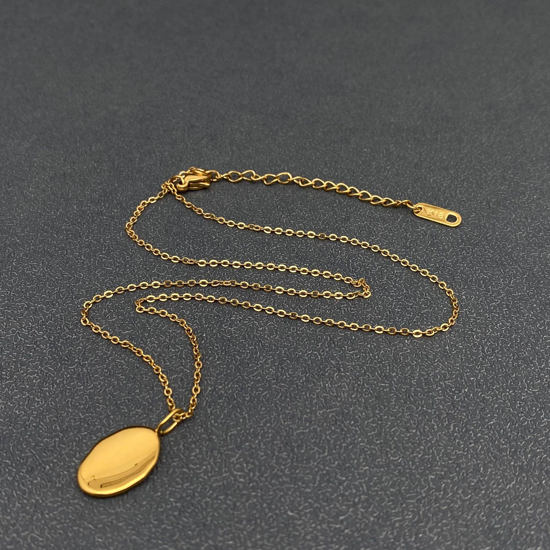 Mio Queena - Wholesale Pendant/Charm Necklace - Rose 18K Gold Plated Stainless Steel Oval Charm Necklace-FGS1