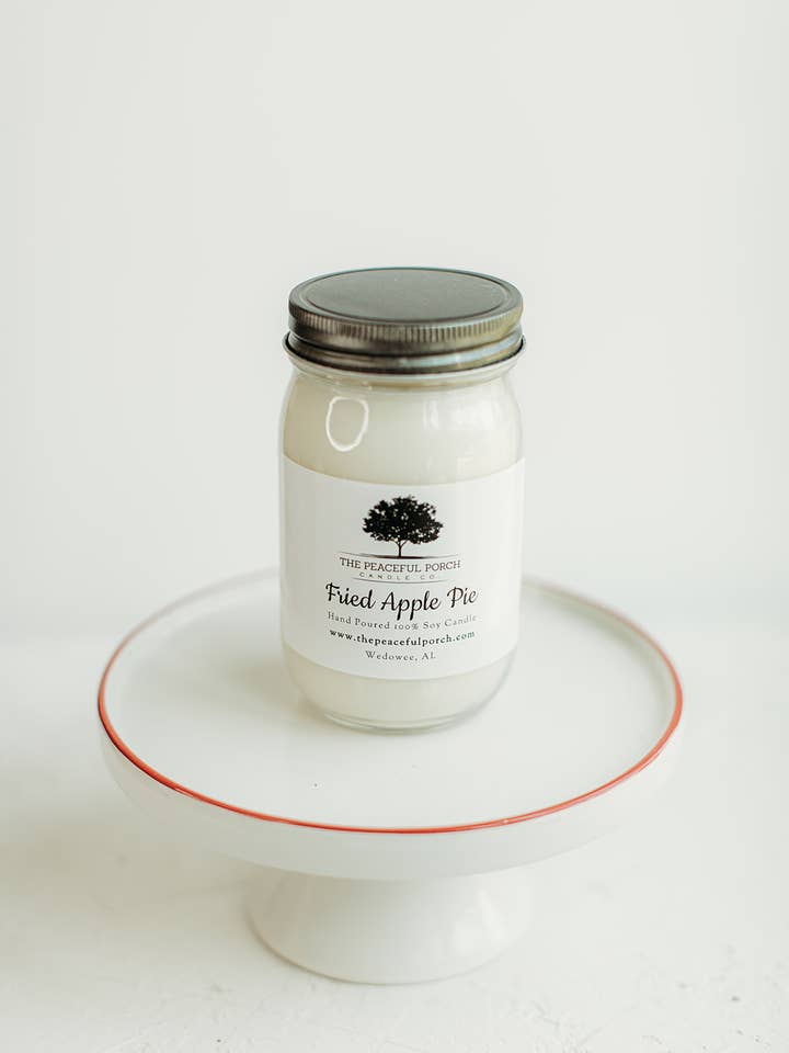 Stegt Apple Pie Soy Stearinlys for engroshandel hos The Peaceful Porch Candle Co. , LLC