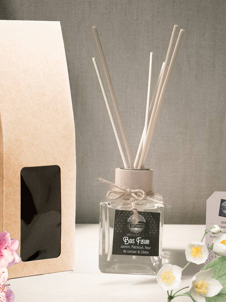 Floral Wood Scented Room Fragrance for wholesale by La Saponniere