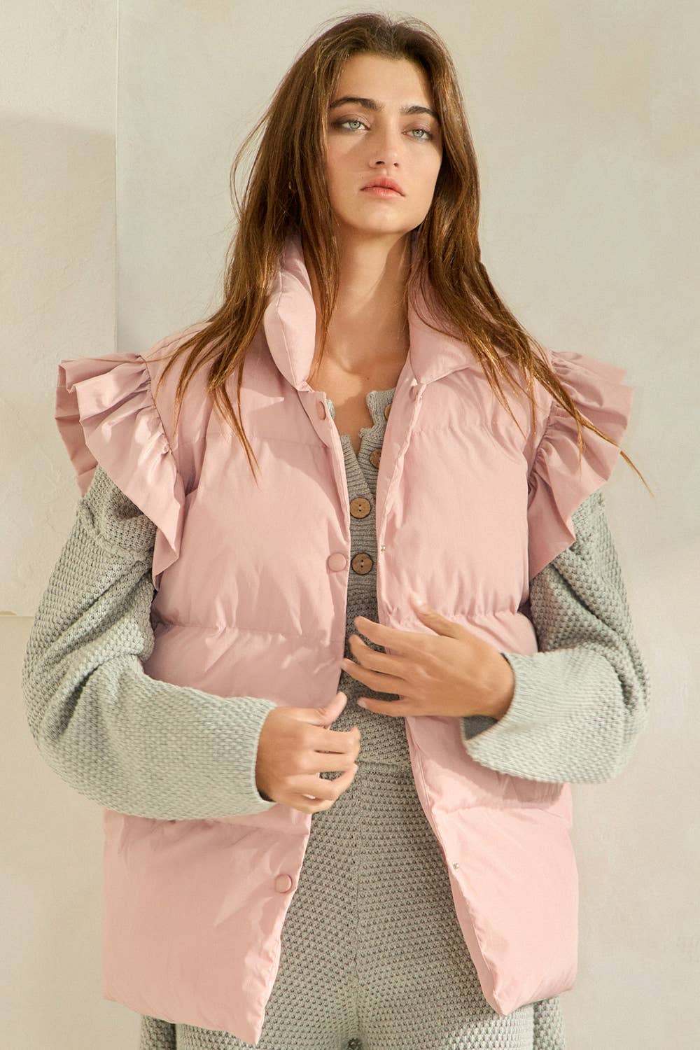 BUCKETLIST INC - Wholesale Outerwear Vest - Women's - IT1813 Ruffle Sleeve Down Vest5