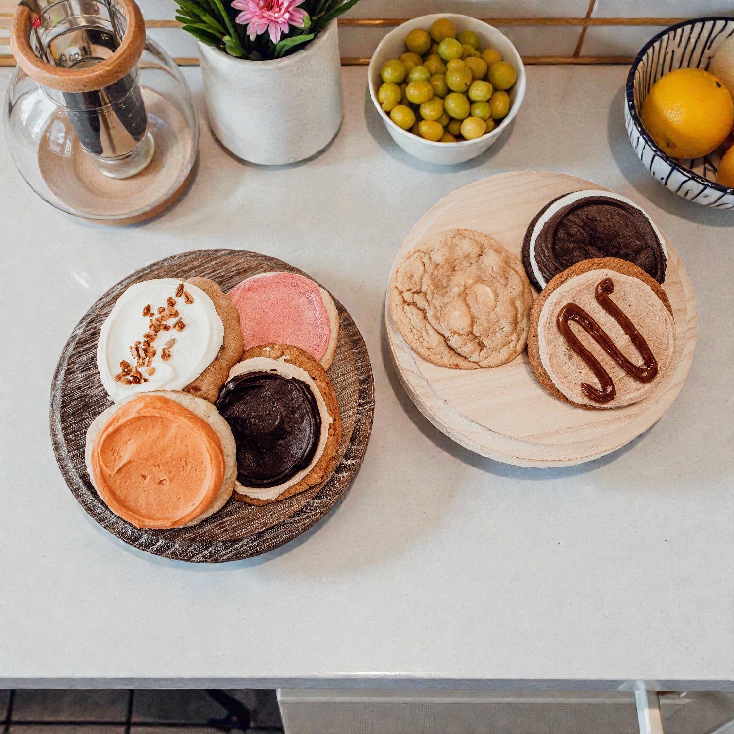 Gia Roma - Wholesale Decoratief dienblad - Ronde houten standaard en sierbord voor tafeldecoratie10