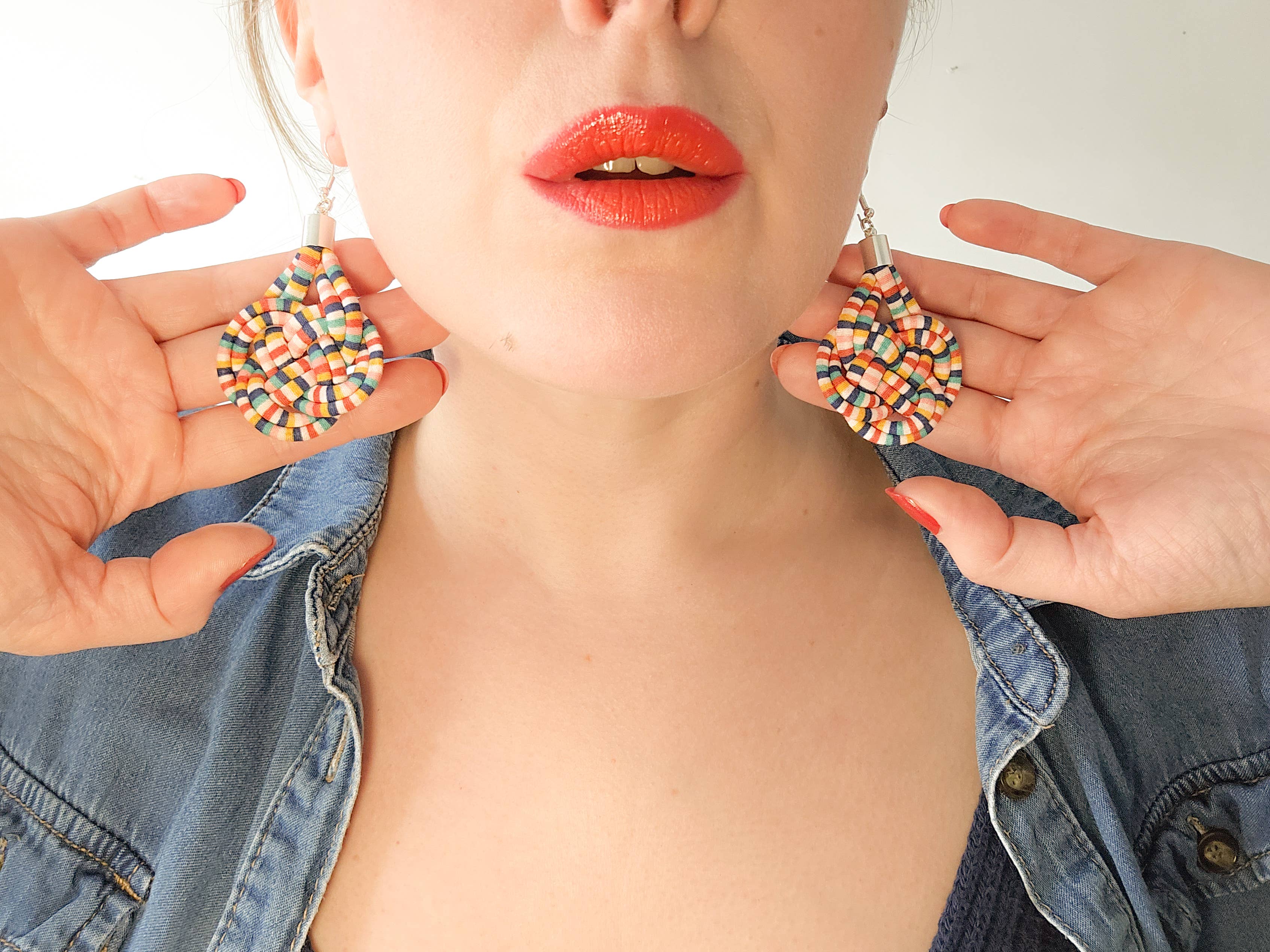 Bunny Bosworth – wholesale Dangle earrings – Large Colourful Fabric Knot Earrings - Fairground Follies7