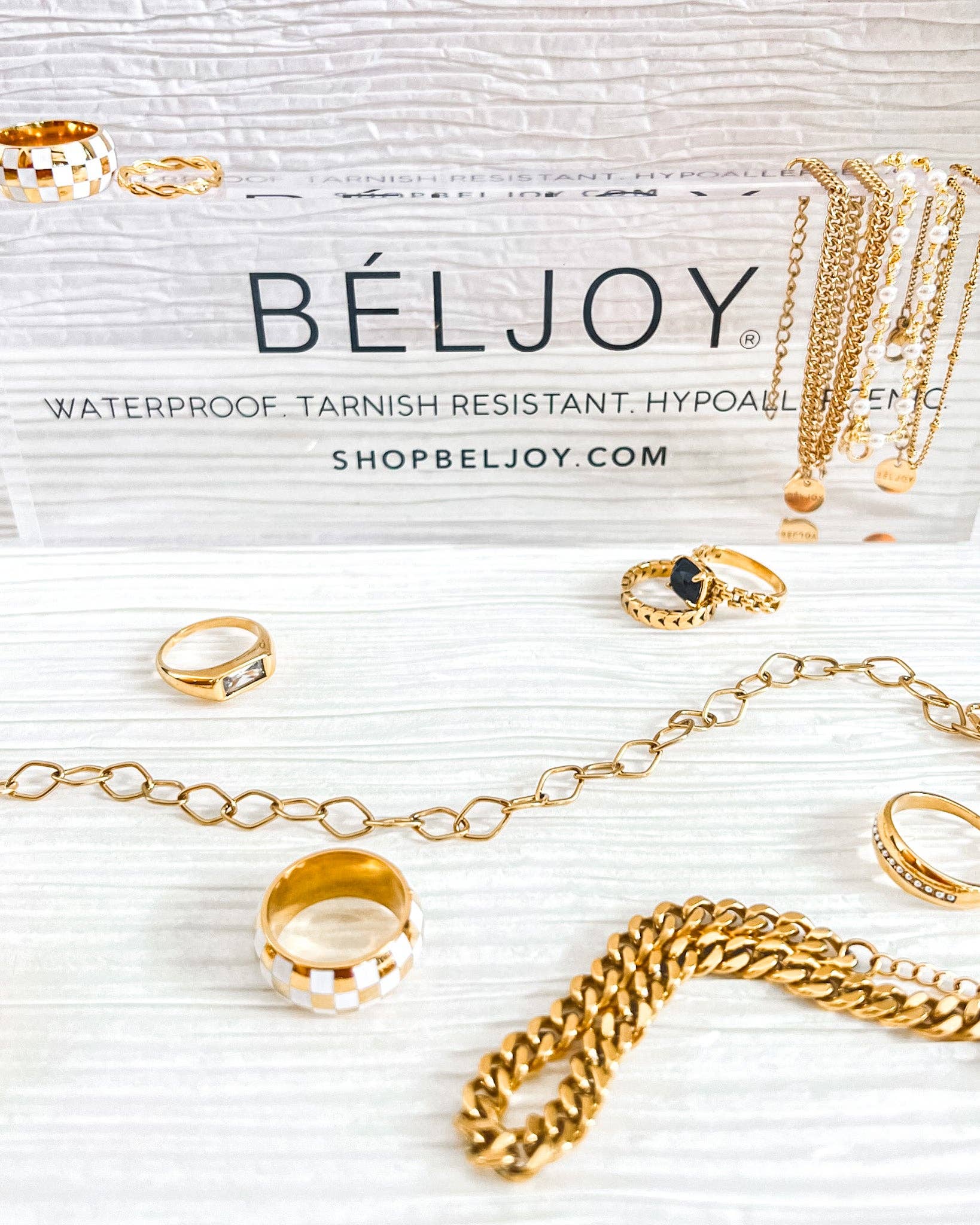 BELJOY - Wholesale Jewelry Stand & Display - Clear Acrylic Display1