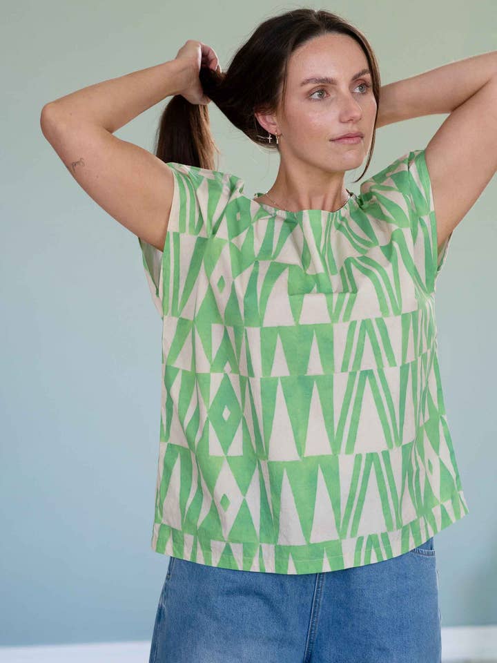 Lazybones - Wholesale T-shirt – women's - Eleanor Top Green Geo *organic cotton1