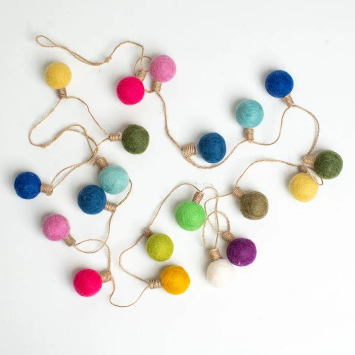 ART HIMALAYAN TRADING LTD - Wholesale Bunting/Garland - Handmade Christmas Décor felt holiday LIGHT BULB garland1