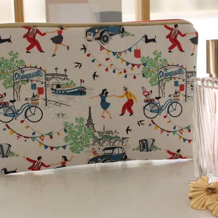 Pochette zippée Alna la guinguette pour la vente par Sabrina Trefle