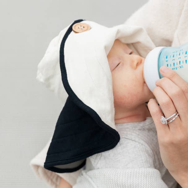 Mobobaby Nursing Cover + Hat - Black for wholesale by Mobo Co.