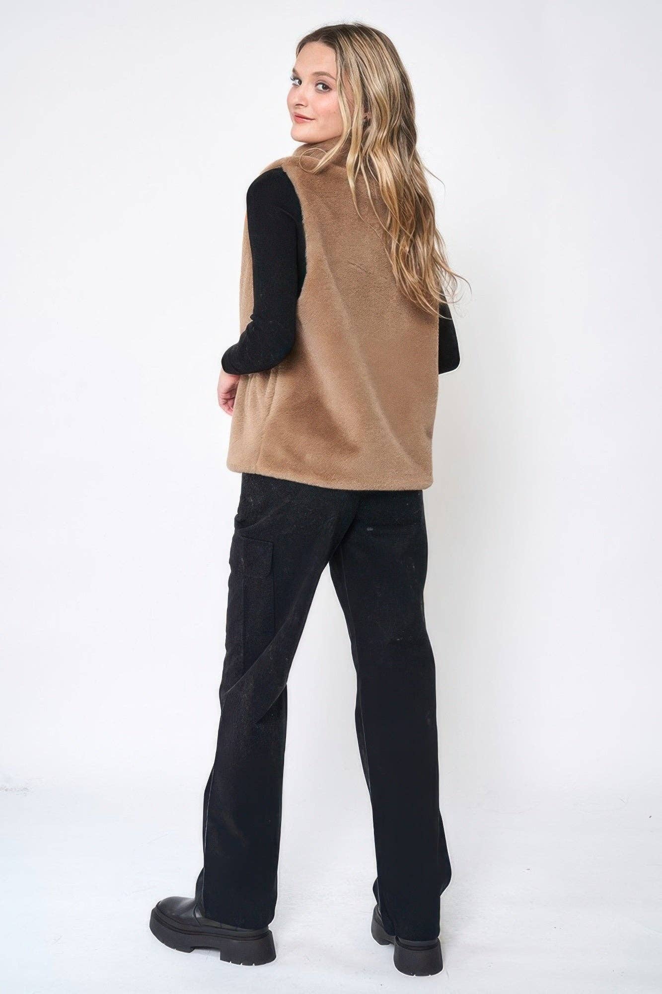 CC Wholesale Clothing - Wholesale Outerwear Vest - Women's - Solid Faux Fur Vest5