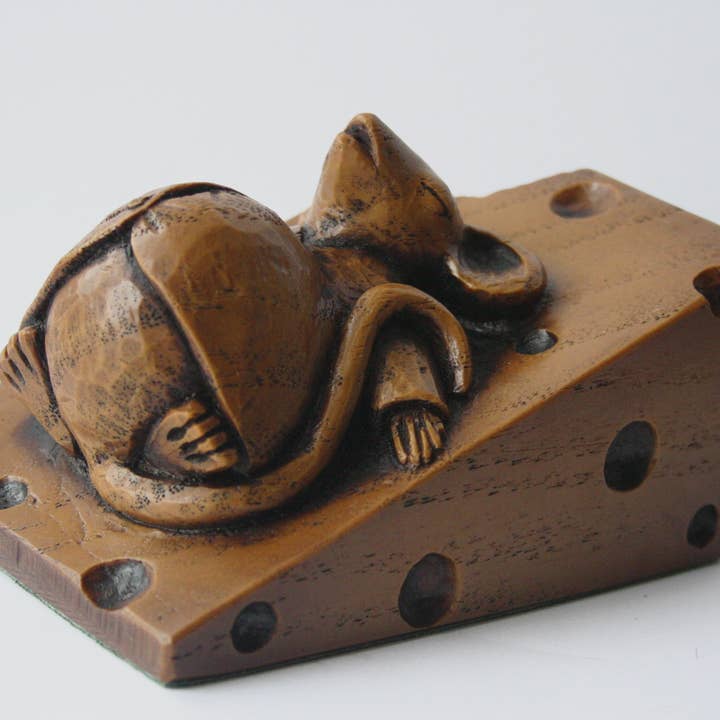 Oakapple Designs Ltd - Wholesale Decorative figurine - Church Mouse Asleep on Cheese Reproduction Carving Ornament.1