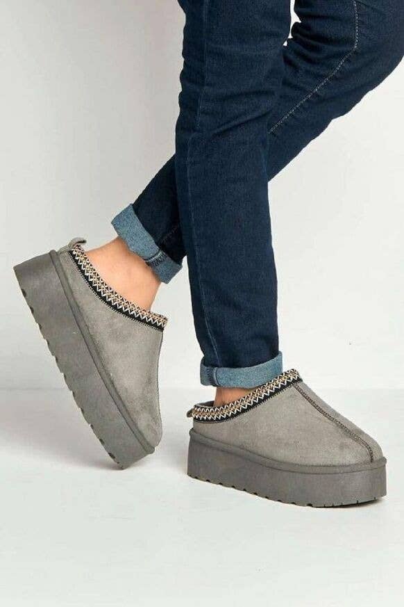 No Doubt Shoes - Wholesale Slippers - Women's - FAUX FUR PLATFOM SLIPPERS COZY FLUFFY ANKLE BOOTS9