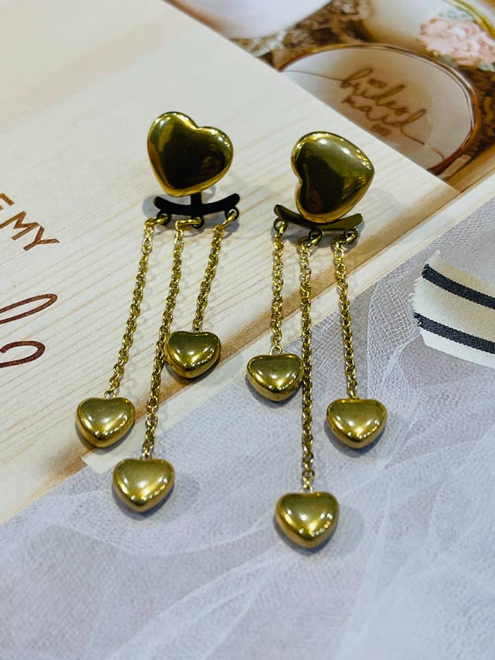 Heather guld hjerte øreringe for engroshandel hos AMD COLLECTIVE