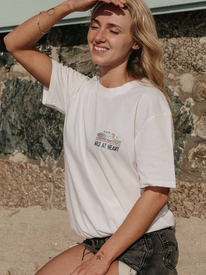 Morning Club Clothing – wholesale T-shirt (graphic) – unisex – Wild At Heart Organic Cotton T-Shirt7