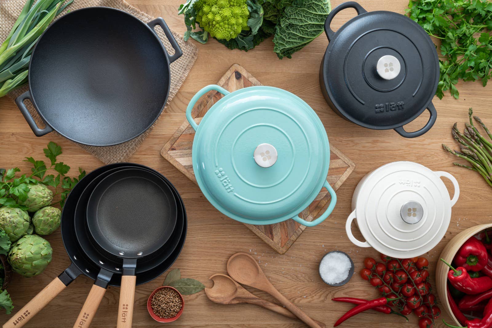 Wholesale COCOTTE ROUND LATT 22x10.5 CM 3.35 L WHITE for your store