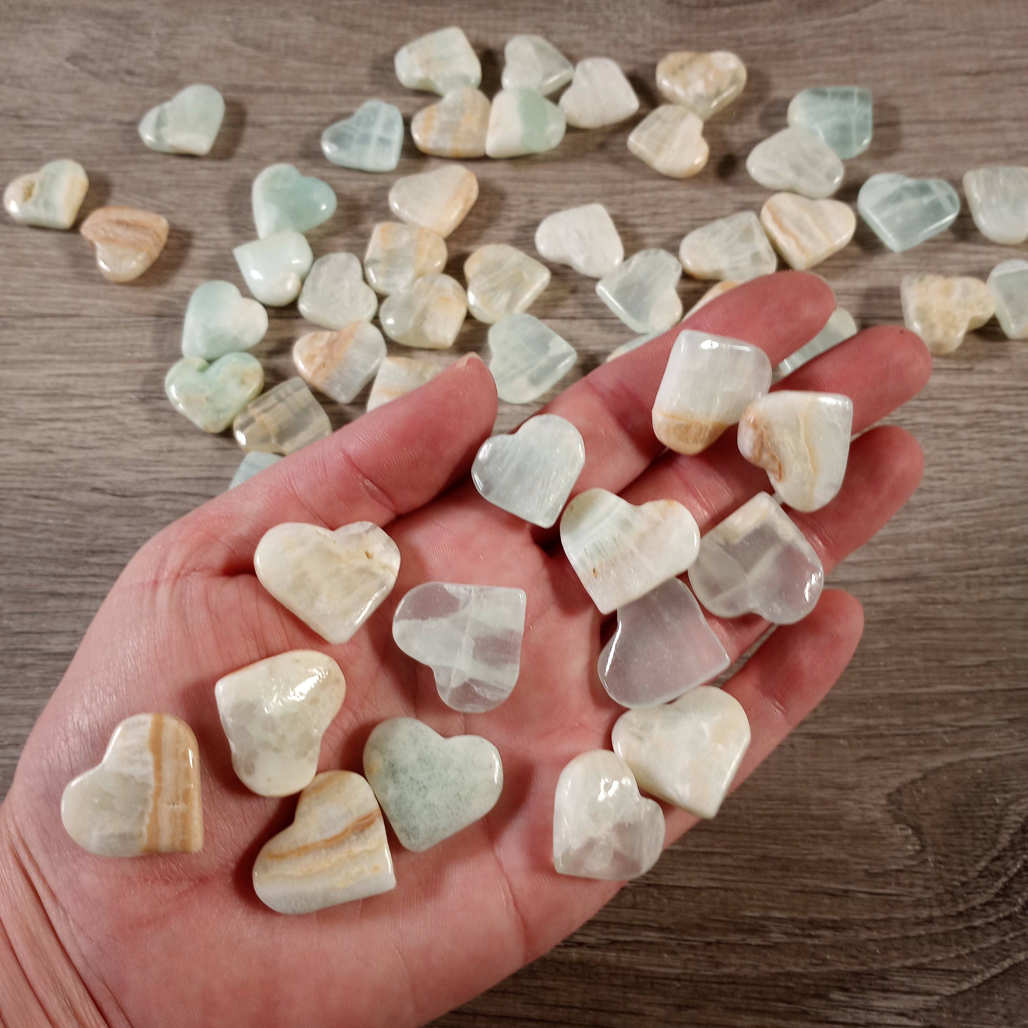 Keystone Crystals - Vente Pierre et cristal de spiritualité - Petits cœurs en pierre précieuse sculptés à la main – Cœur en cristal en gros7