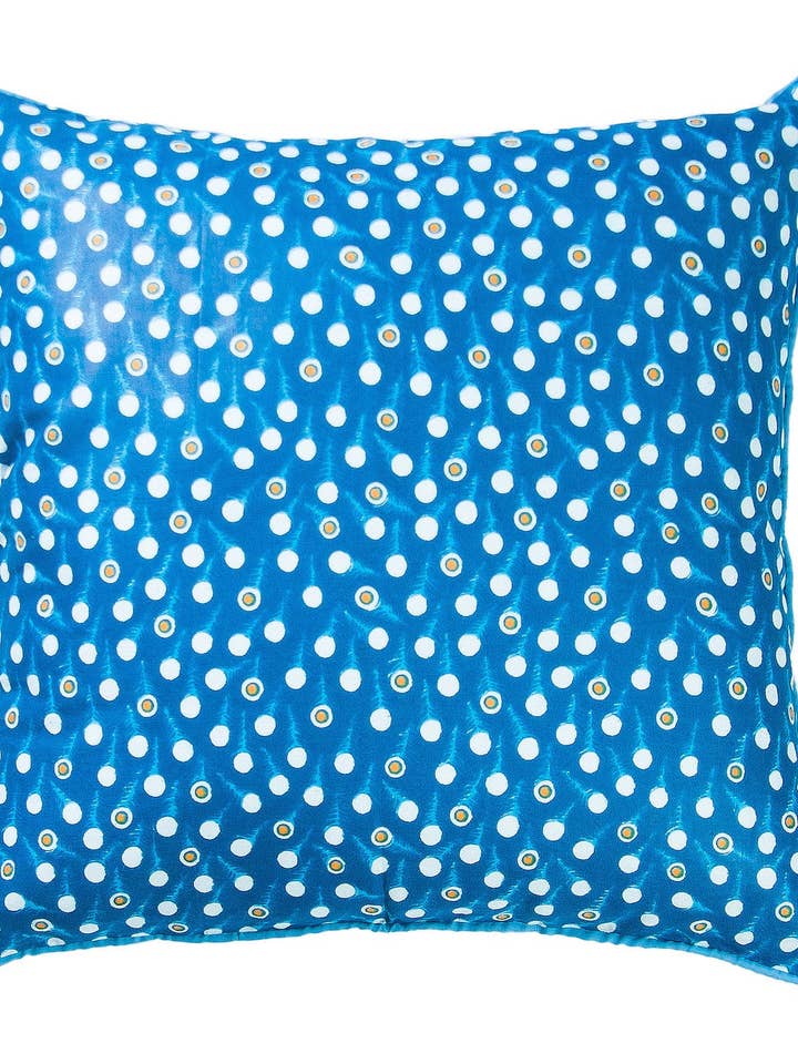 Kussenhoes met blauwe wasprint voor wholesale door Eloli