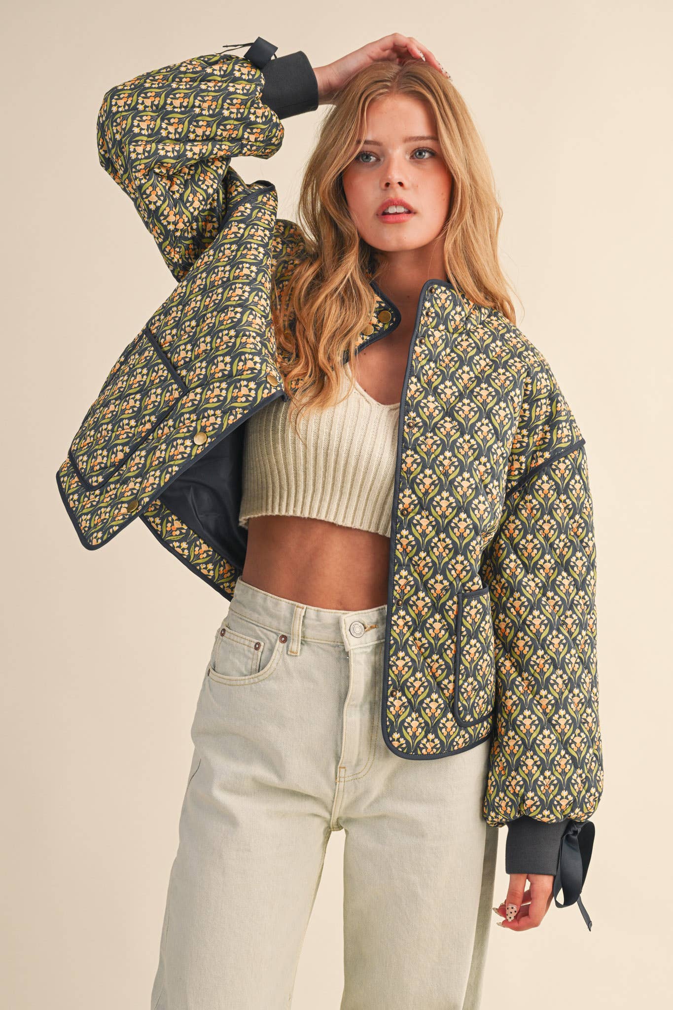 &MERCI - Wholesale Jacket - Women's - FLORAL QUILTED JACKET WITH RIBBON SLEEVE DETAIL MJK443214