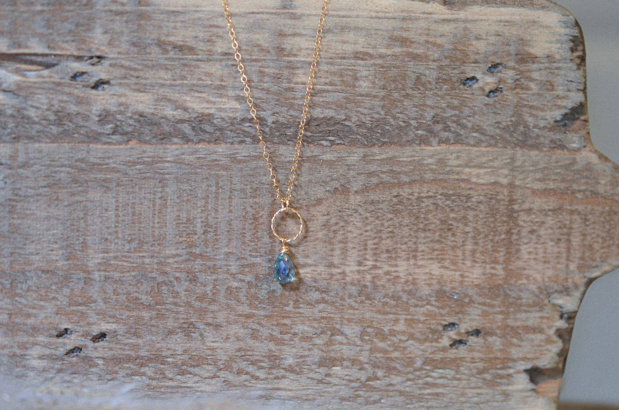 Sela+Sage - Wholesale Pendant/Charm Necklace - Green Quartz Faceted Teardrop, Loop Pendant Necklace1