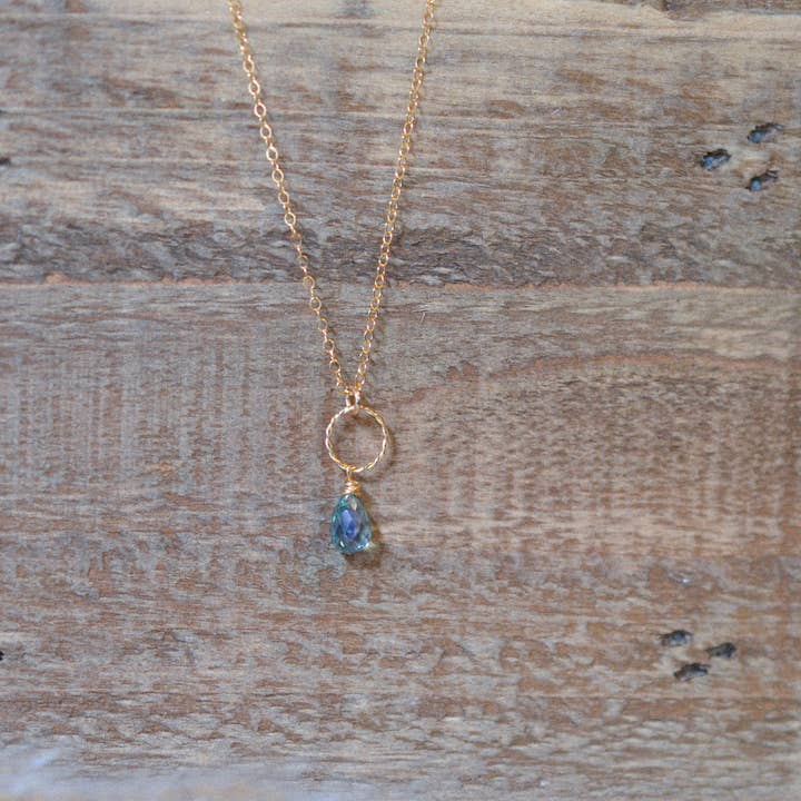 Sela+Sage - Wholesale Pendant/Charm Necklace - Green Quartz Faceted Teardrop, Loop Pendant Necklace1