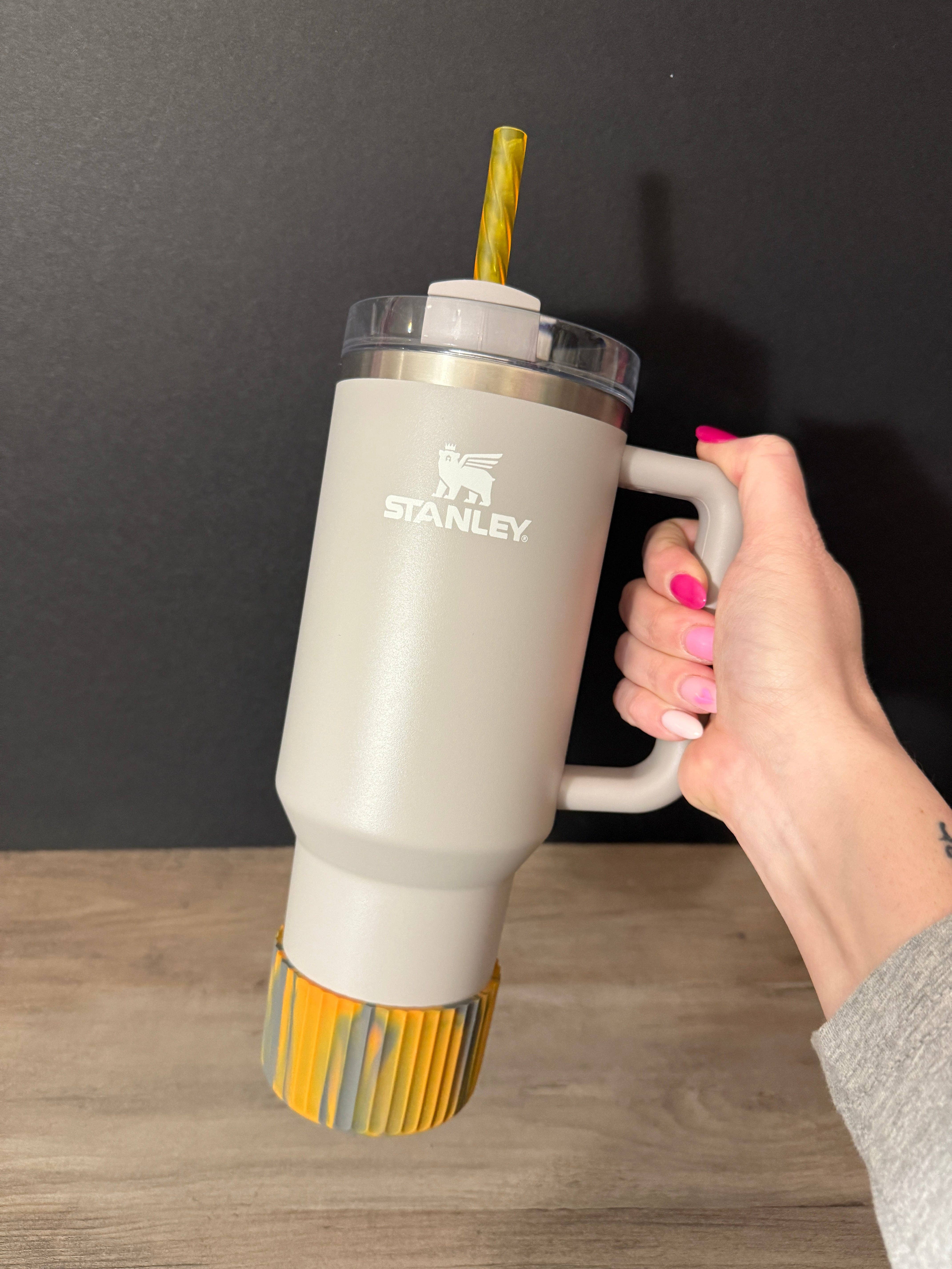 Olive Lane Accessories – wholesale Insulated mug/tumbler – Mustard Grey - FLUTED Silicone Tumbler Boot5